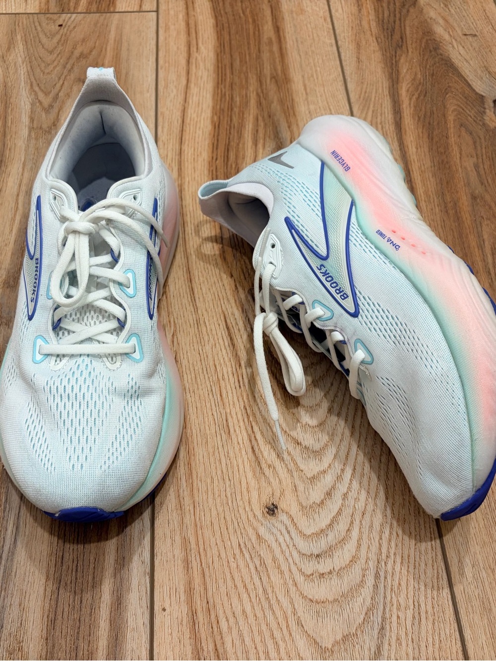 Brooks Glycerin Women’s White Running Shoes w/ Blue and Pastel Gradient Accents